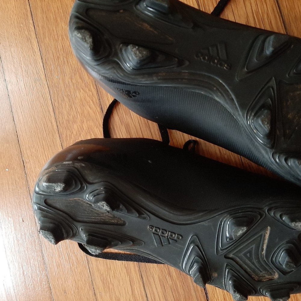 Adidas Boys soccer cleats size 3.5Y